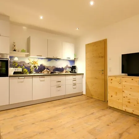 Zirben Heim Apartment *